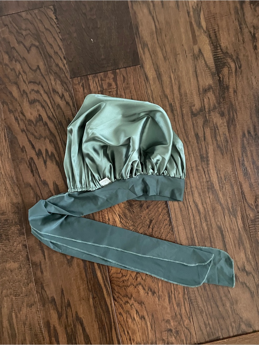 Yanibest Satin Green Hair Bonnet with Long Tie